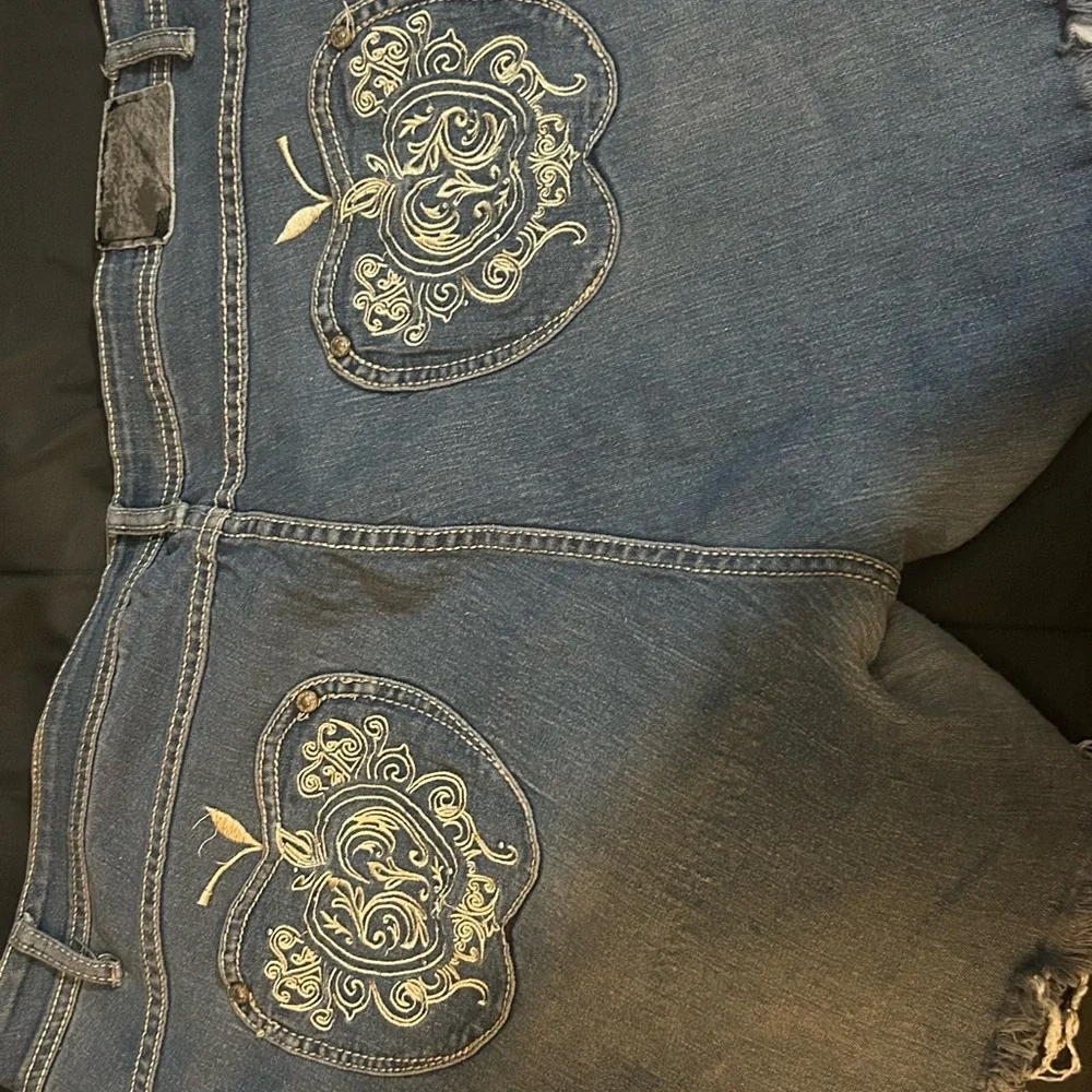 Apple Bottom Shorts - Picture 5 of 5